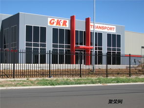 珠海圍墻欄桿定做與廠區(qū)外墻加高護(hù)欄解決方案 藍(lán)白色柵欄批發(fā)建材指南